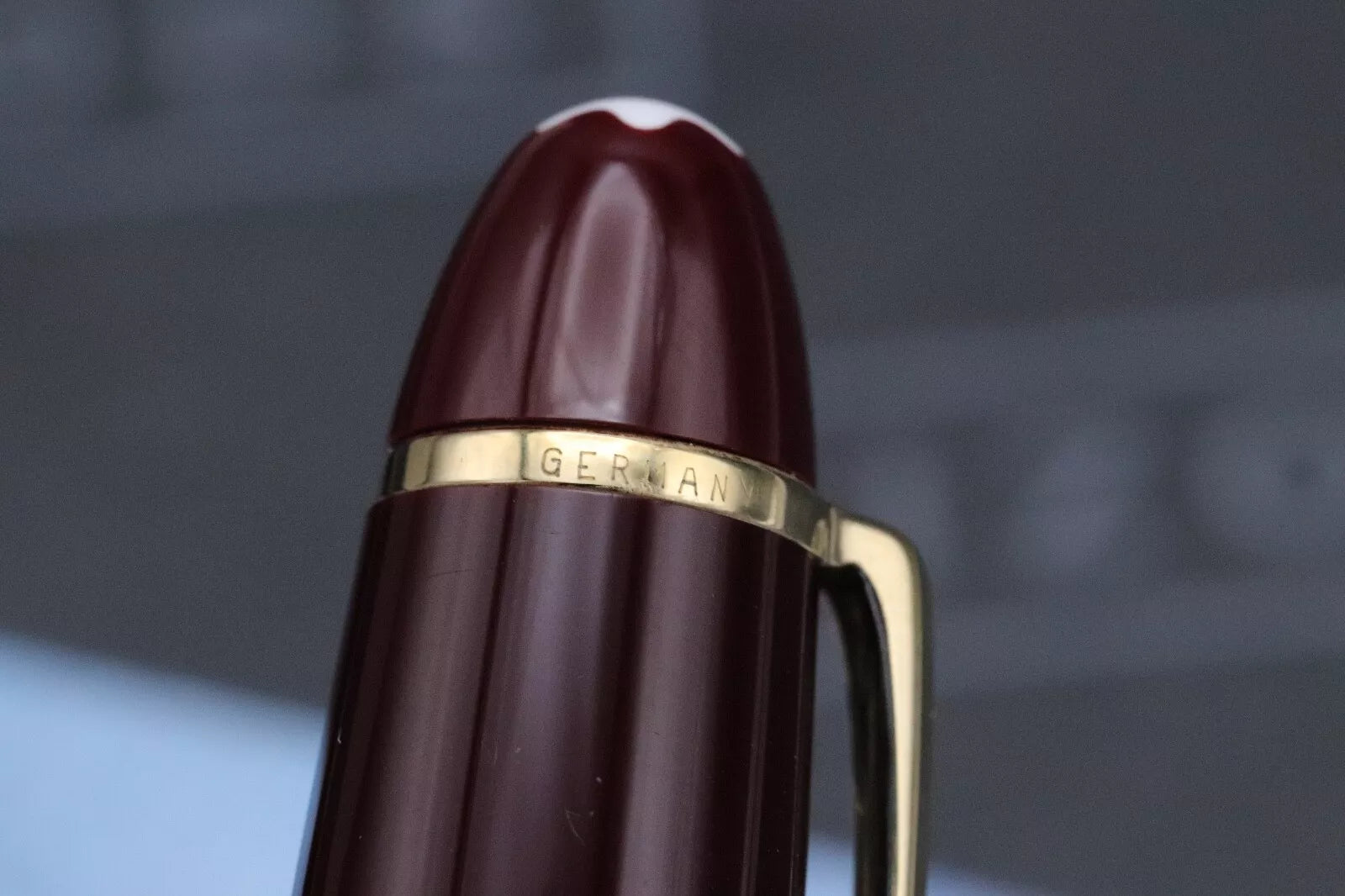 Montblanc Meisterstuck 147 Traveller Bordeaux Fountain Pen image 6