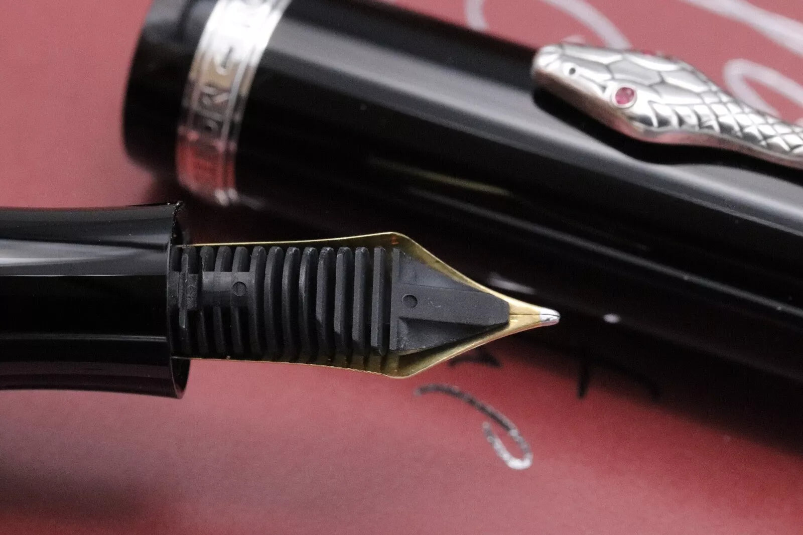 Montblanc Writers Edition Agatha Christie Fountain Pen - UNUSED image 3