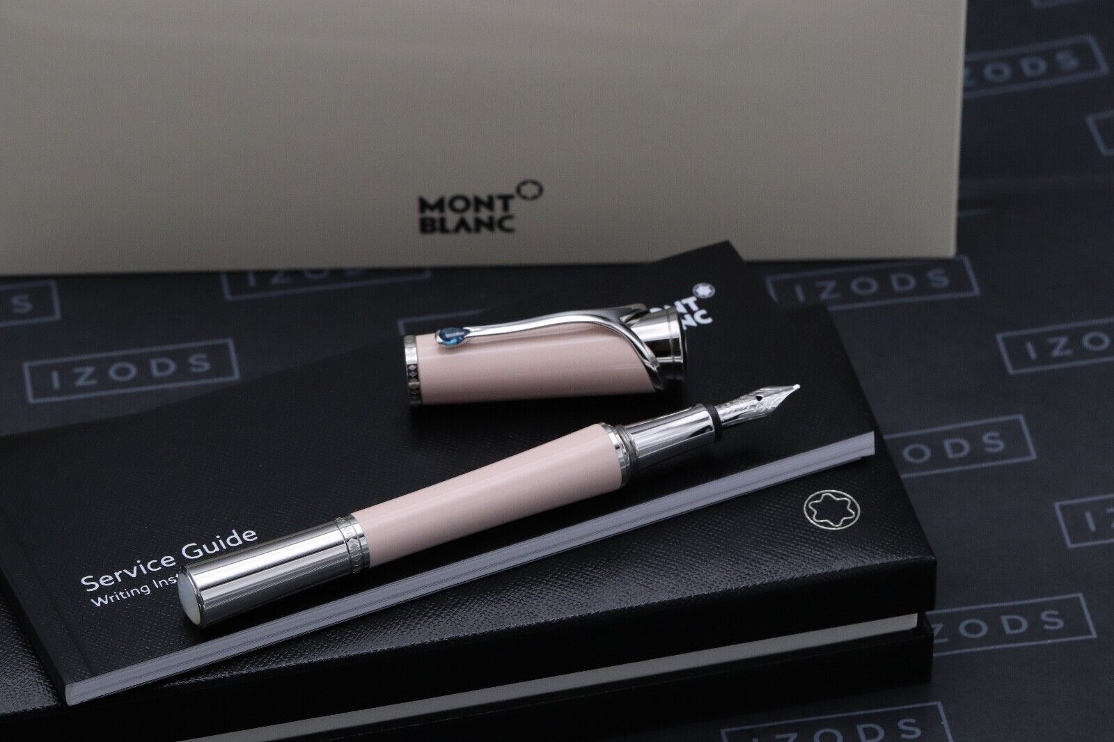 Montblanc Muses Poudre Special Edition Fountain Pen image 1