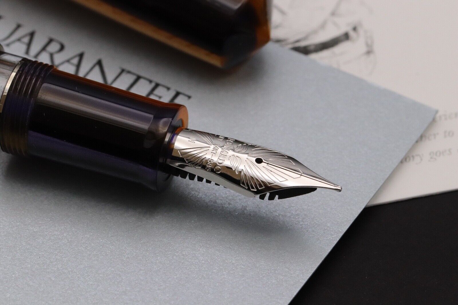 Leonardo MZG 2.0 Sea Anemone Fountain Pen - #6 14k Medium La Fenice Nib image 2