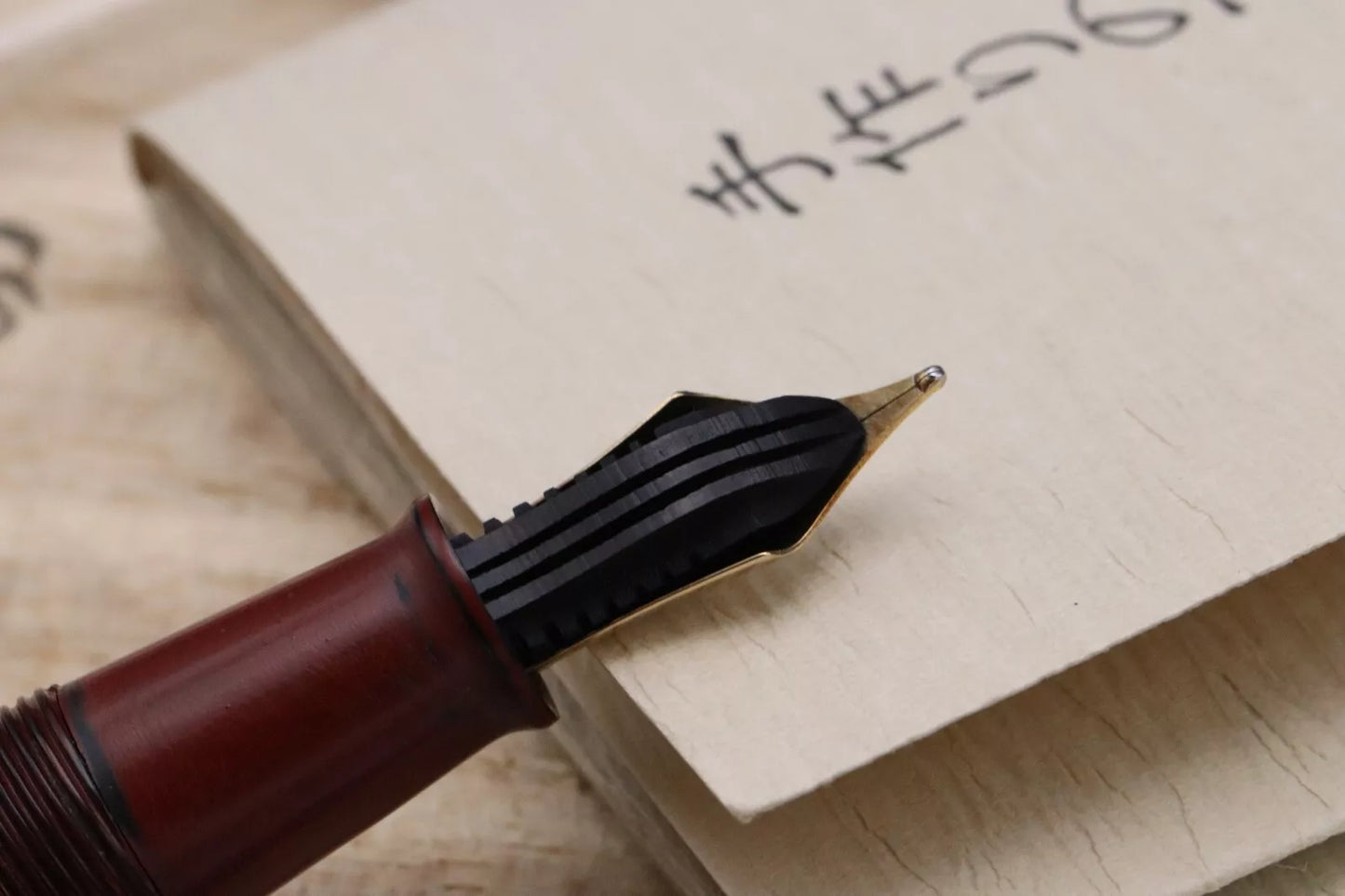 Ohashido Red Lacquer Cranes Fountain Pen image 7