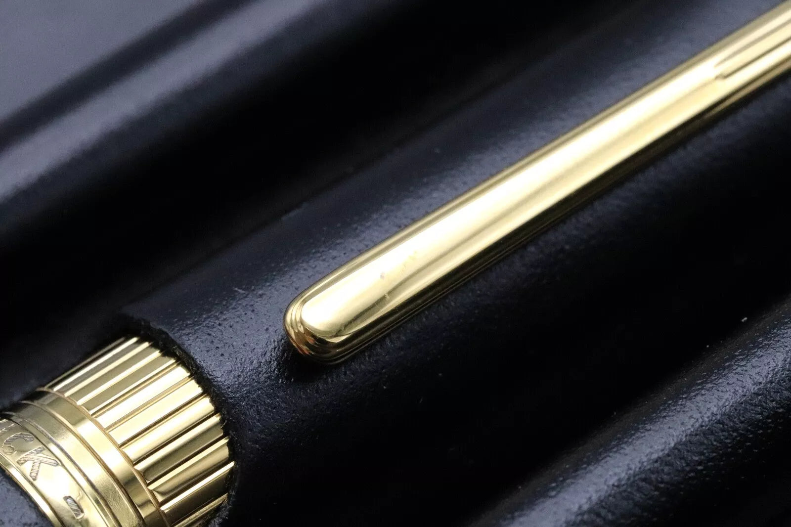 Montblanc Meisterstuck Traveller Bordeaux Vermeil Fountain Pen with Pouch image 10