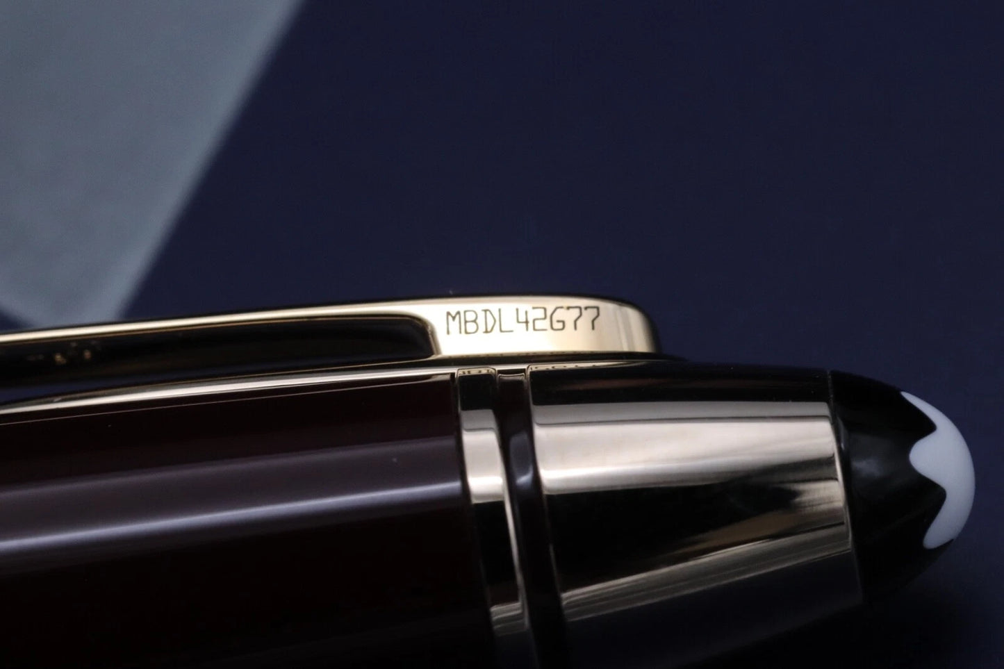 Montblanc Great Characters JFK Burgundy Fountain Pen - UNUSED image 3