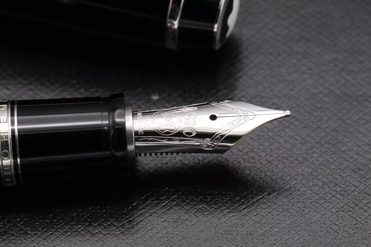 Montblanc Boheme XL Platinum Line No Stone Fountain Pen - Fine Nib image 5