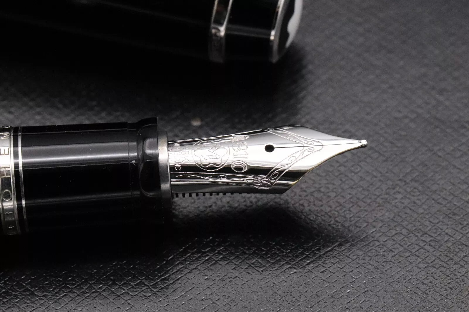 Montblanc Boheme XL Platinum Line No Stone Fountain Pen - Fine Nib image 5