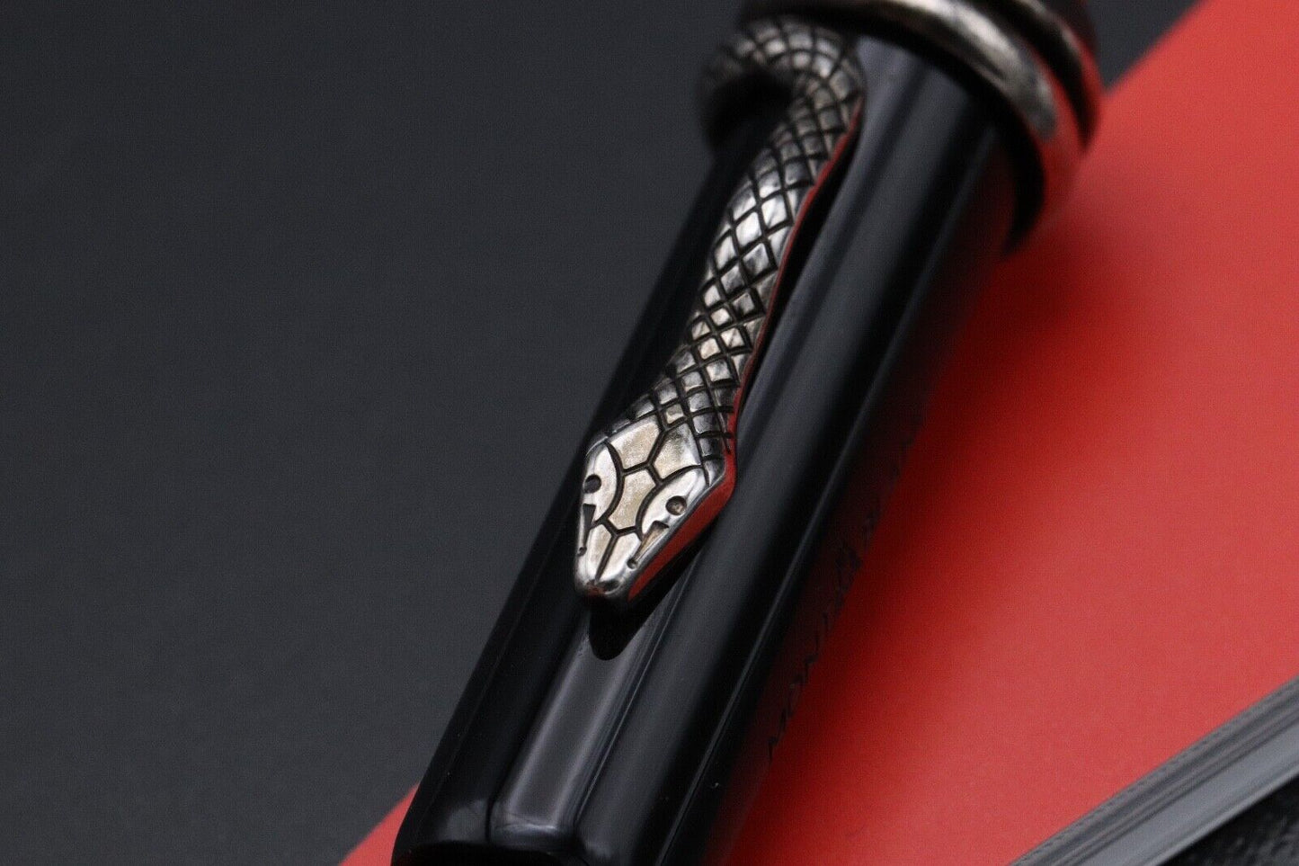 Montblanc Heritage Rouge et Noir Black SE Rollerball / Fineliner Pen image 2