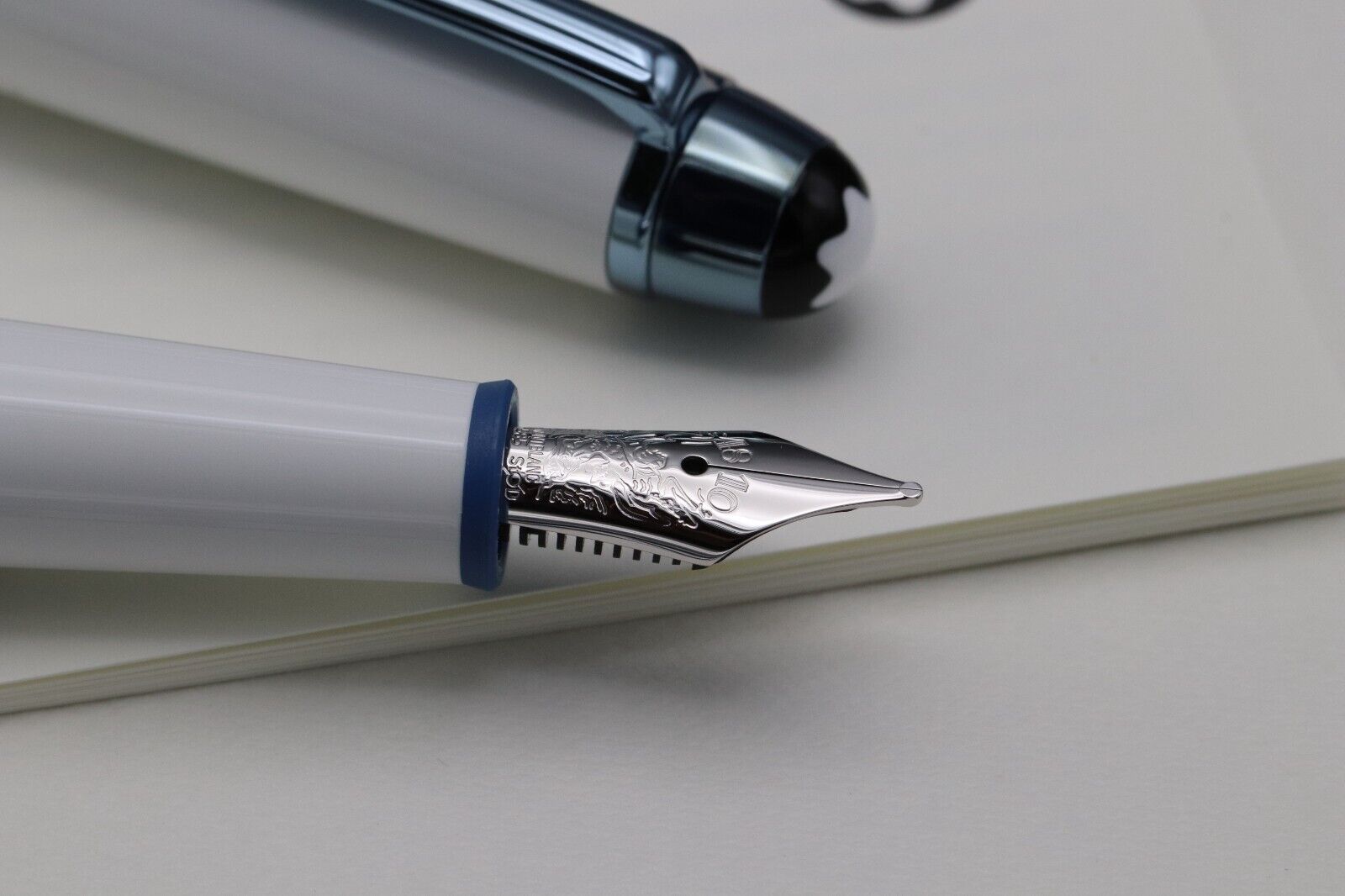 Montblanc Meisterstuck Classique Glacier White Fountain Pen - UNUSED image 2