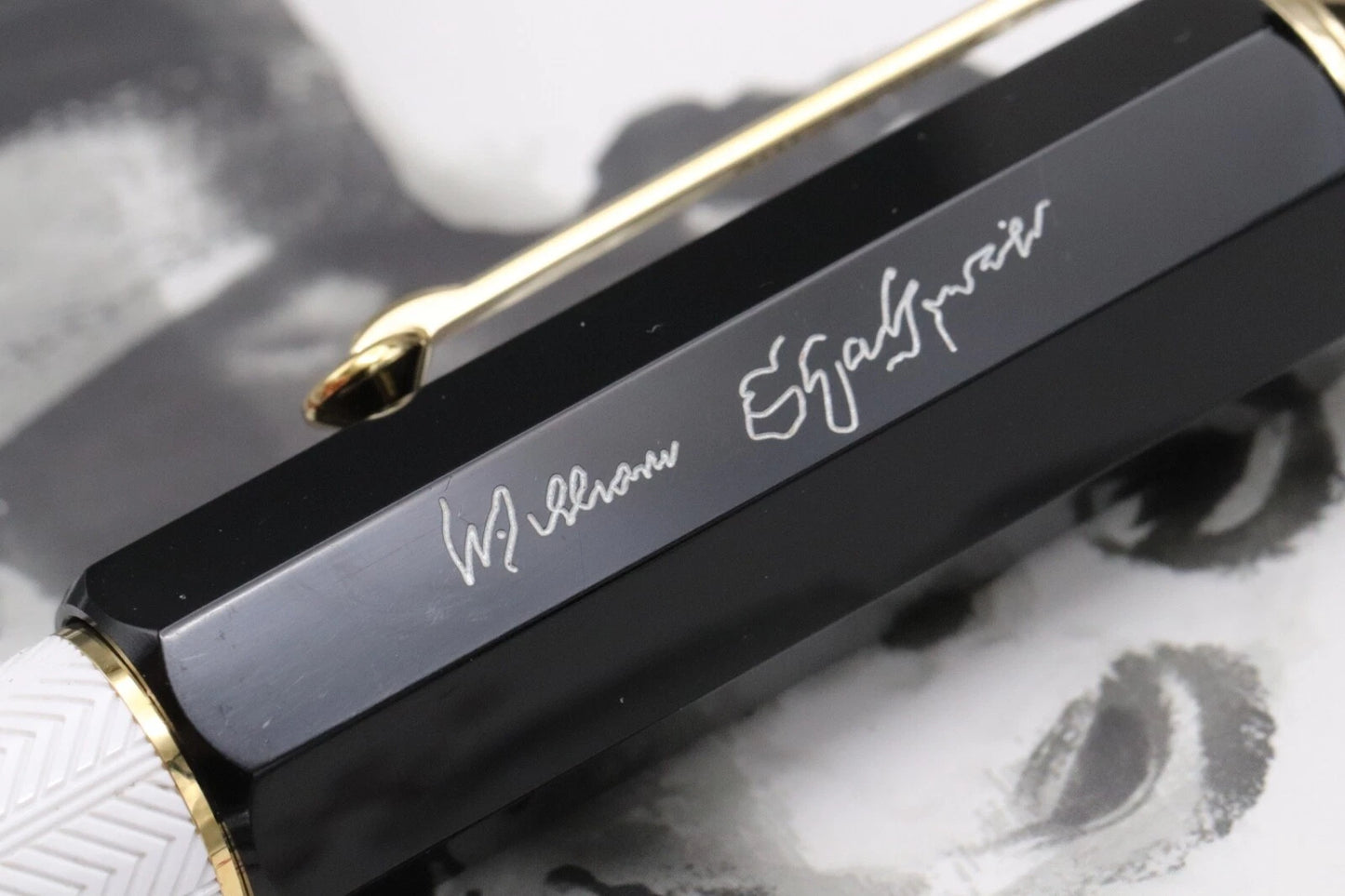 Montblanc Writers Edition William Shakespeare Fountain Pen - OM Nib image 10