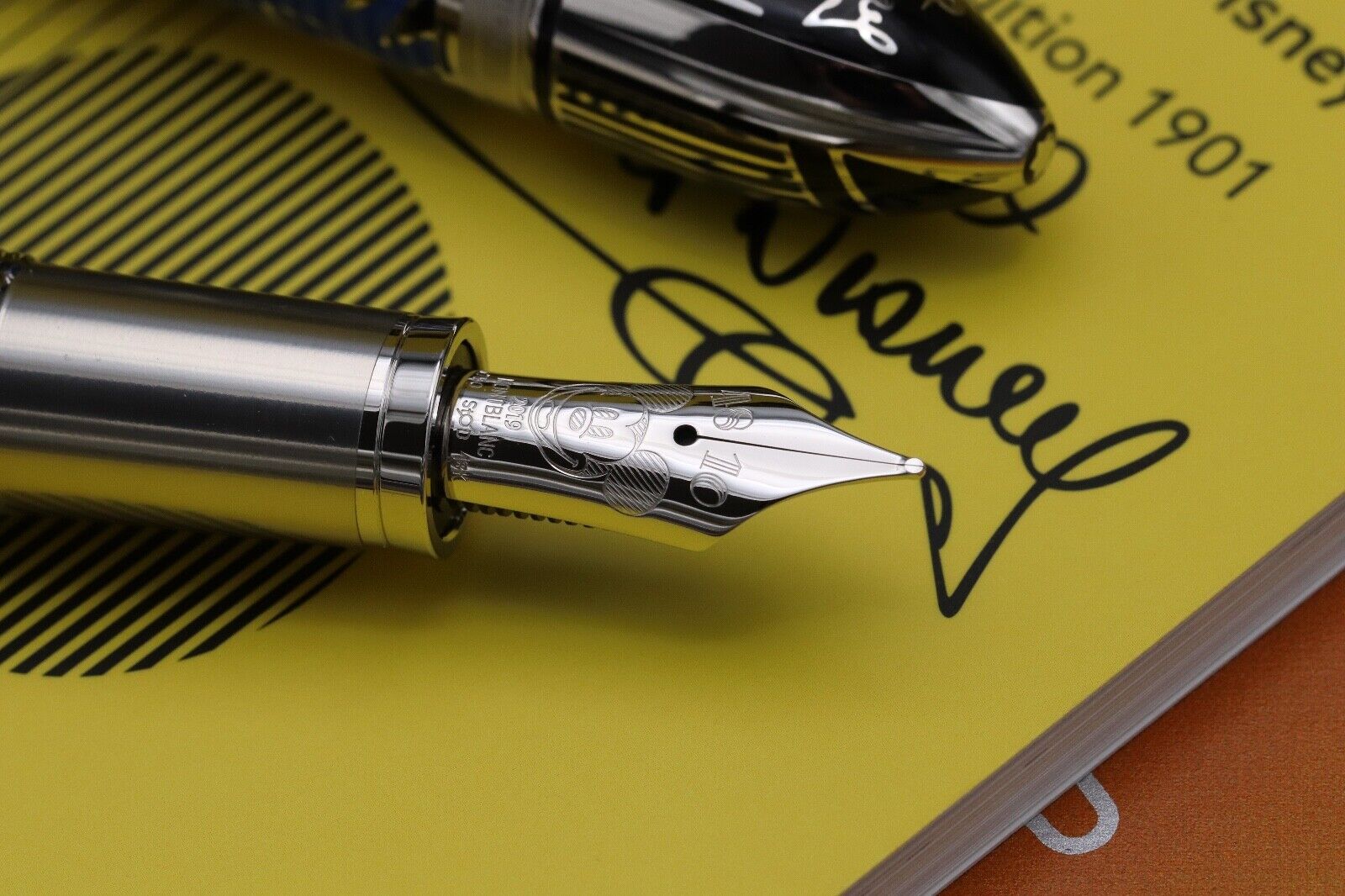 Montblanc Great Characters Walt Disney LE1901 Fountain Pen - UNUSED image 2