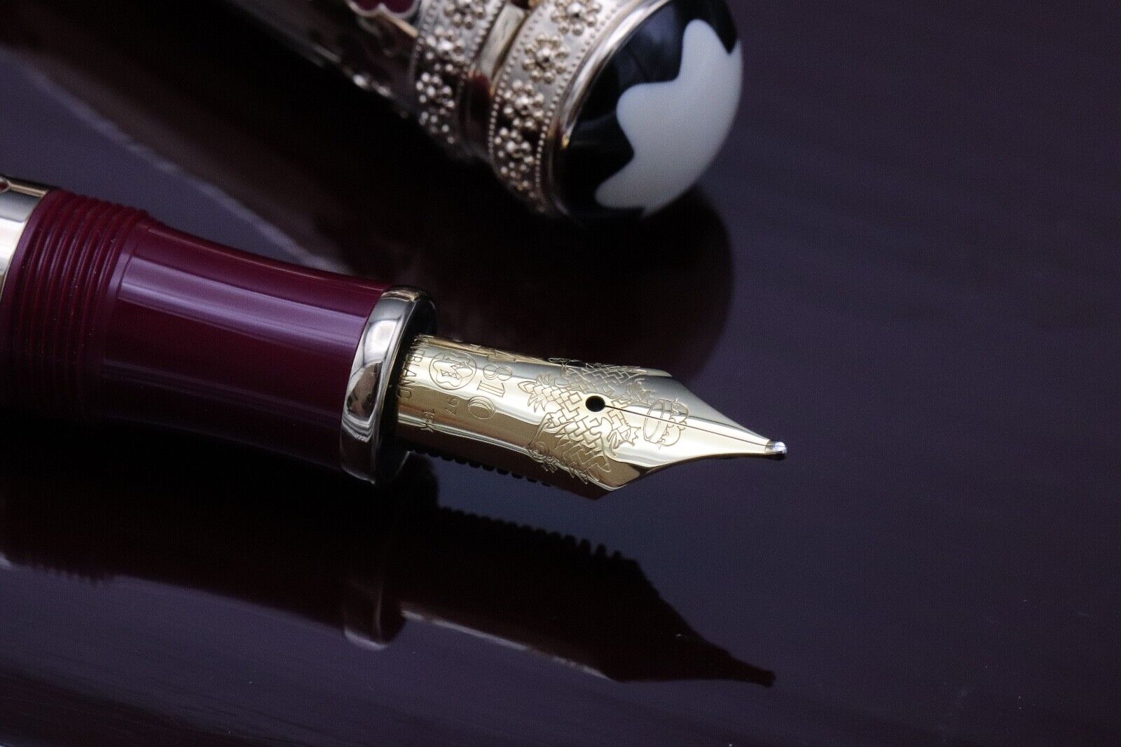 Montblanc Patron Of Art Catherine The Great 4810 Fountain Pen – DIPPED image 2