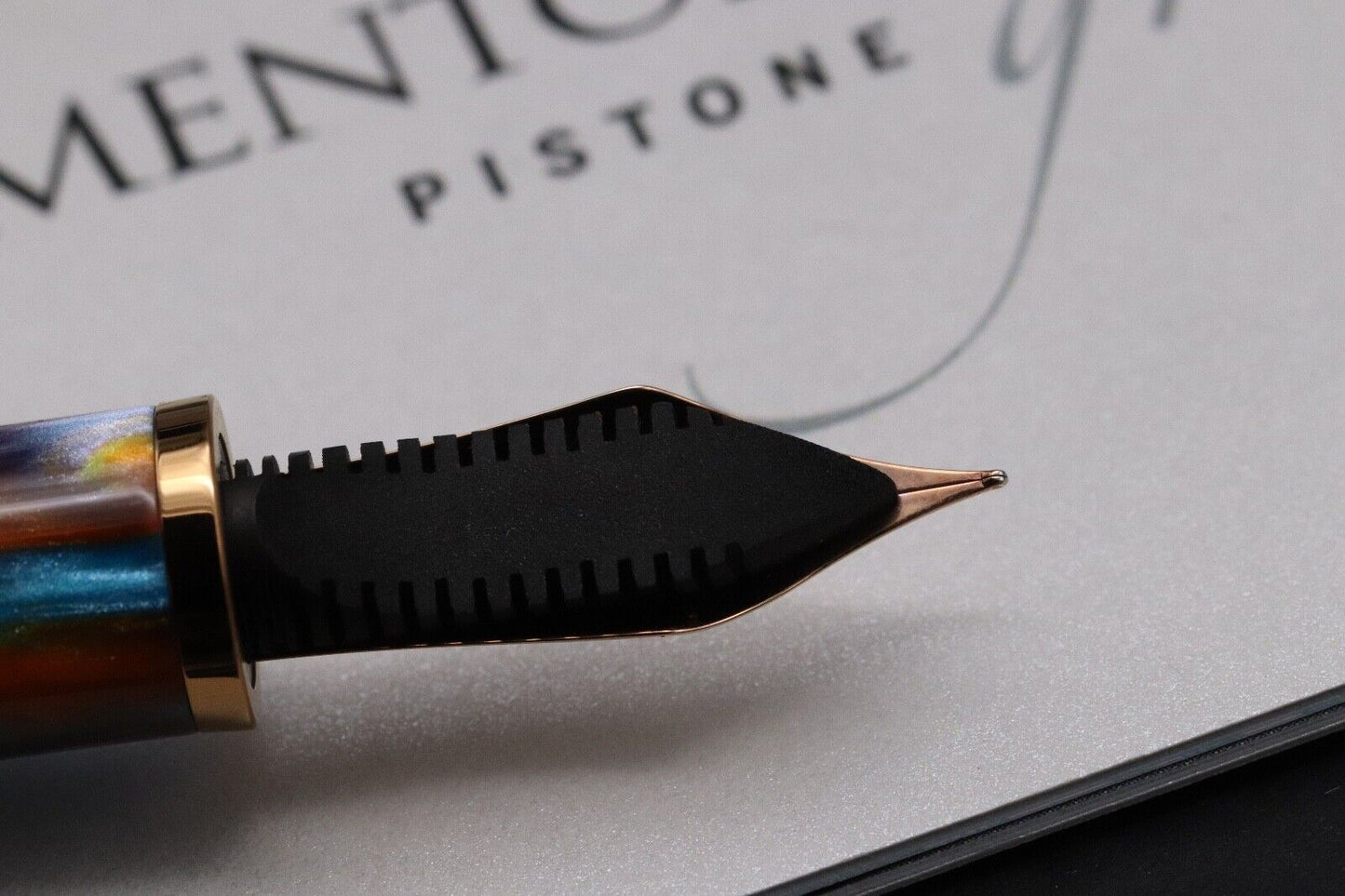 Leonardo Momento Zero Grande Red Gold Primary Manipulation 4 LE Fountain Pen image 3