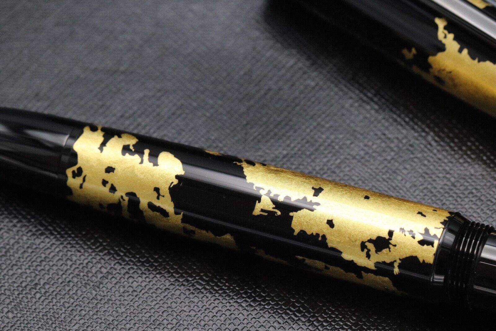 Montblanc Meisterstuck 146 LeGrand Solitaire Gold Leaf Fountain Pen - Flex Nib image 3