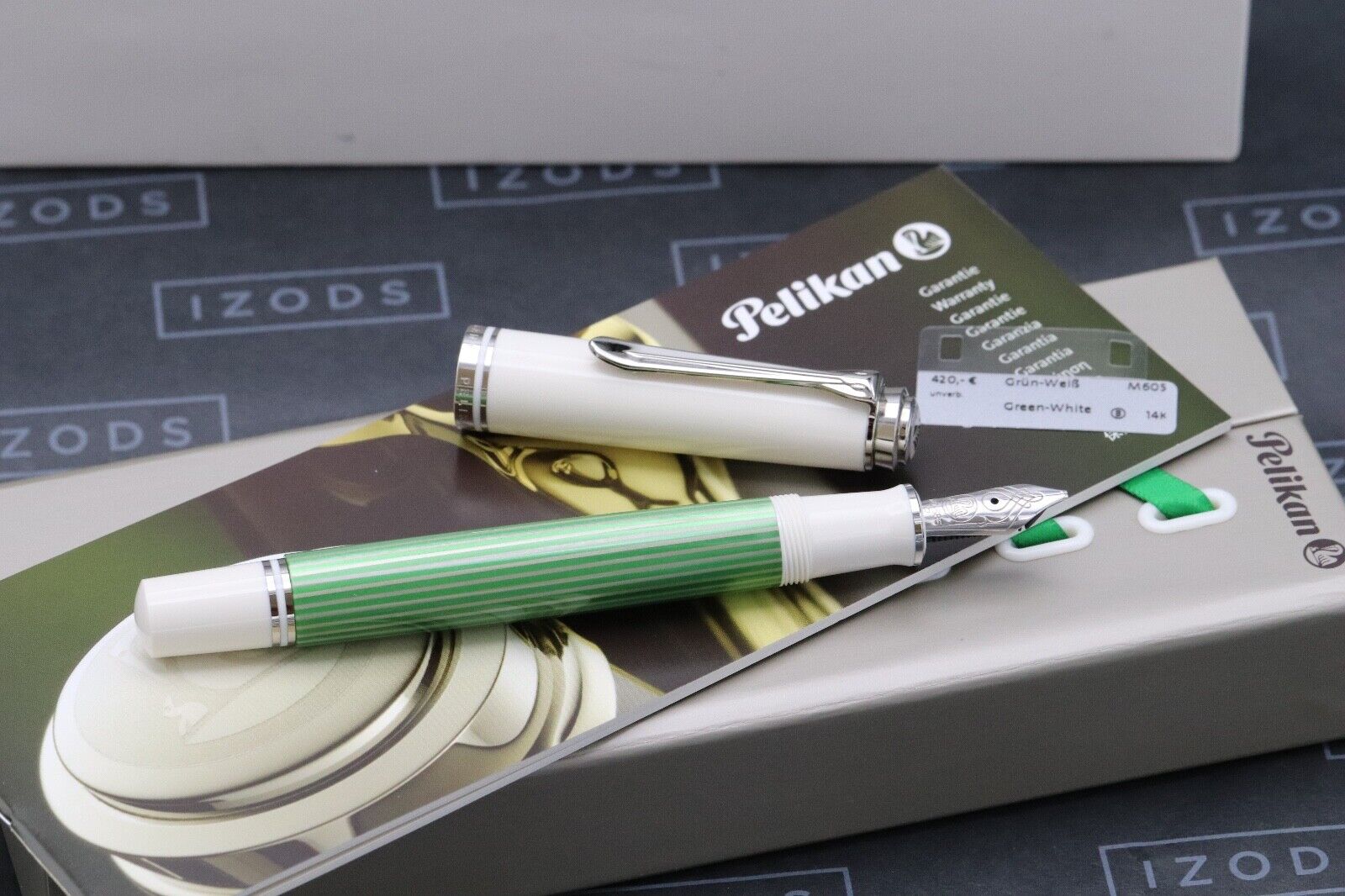 Pelikan Souveran M605 Green White Fountain Pen - Broad Nib image 1