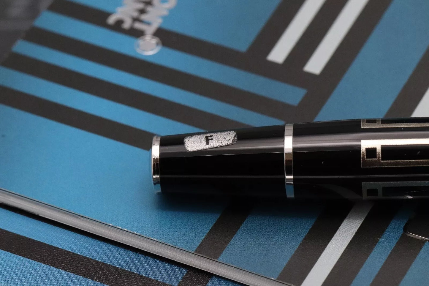 Montblanc Writers Edition Thomas Mann Fountain Pen - Fine Nib image 3