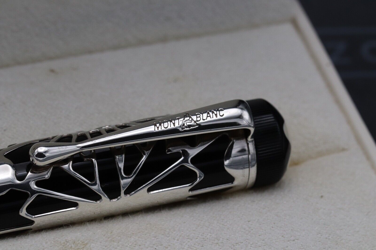 Montblanc Patron Of Art Octavian 4810 Fountain Pen – EF Nib image 6