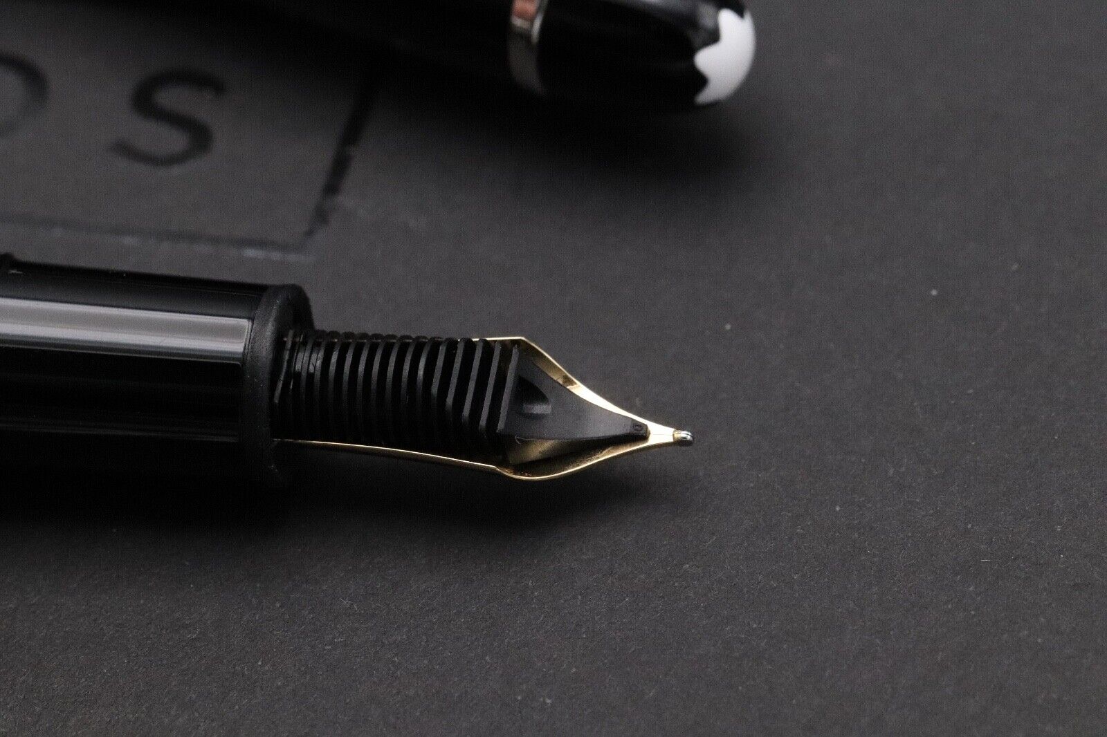 Montblanc Meisterstuck 146 LeGrand Platinum-Coated Fountain Pen - Fine Nib image 3