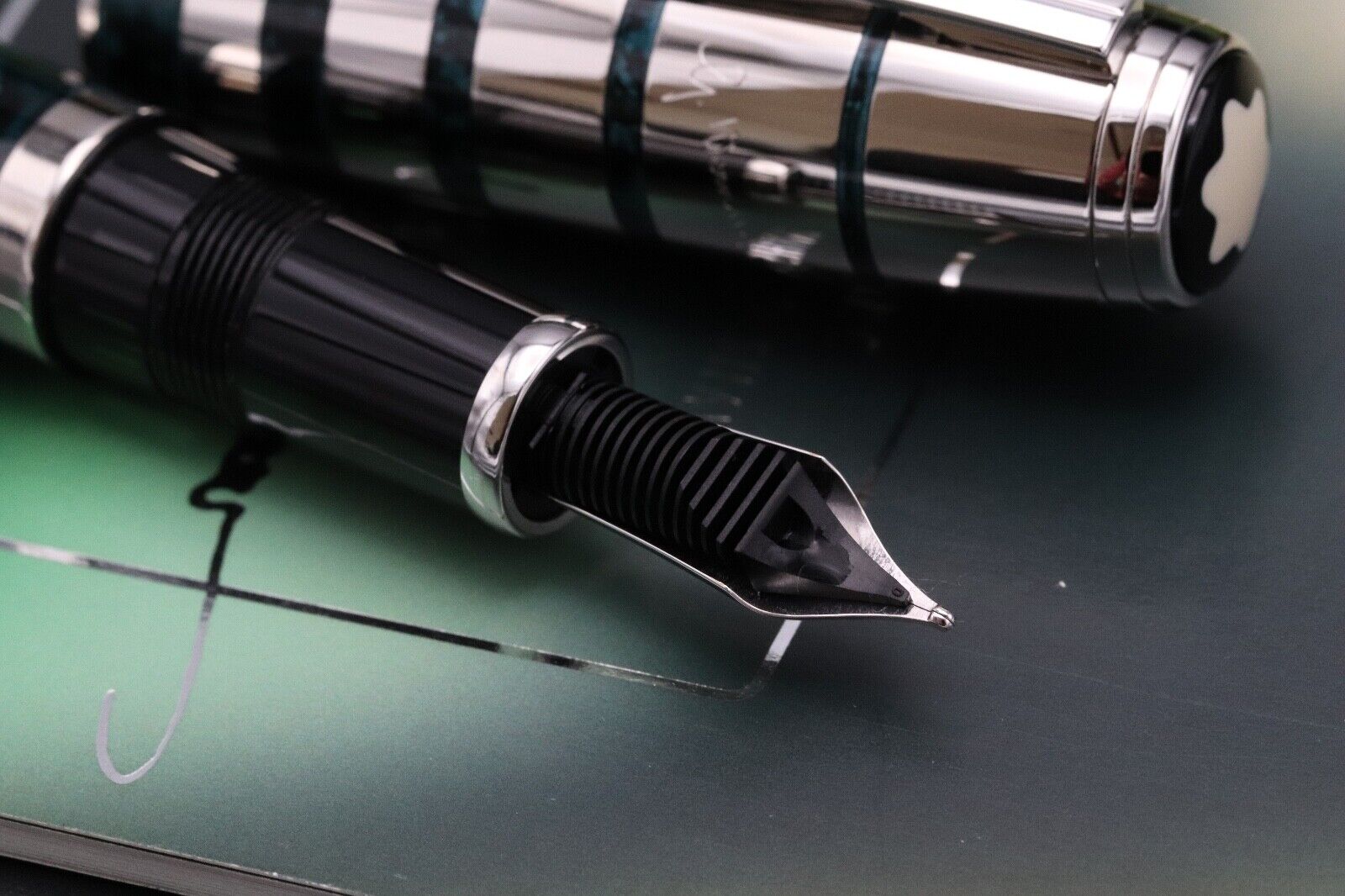 Montblanc Writers Edition George Bernard Shaw Fountain Pen image 4