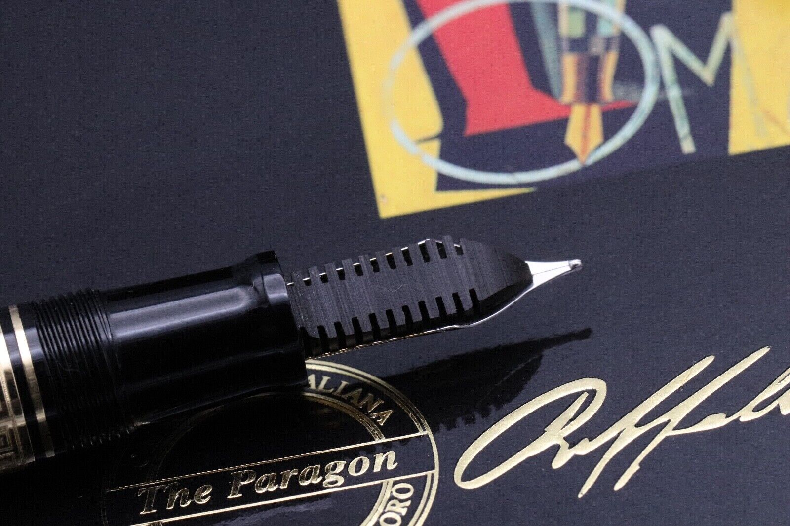 Omas Paragon 'The Golden Seal' Limited Edition Fountain Pen - UNUSED image 4