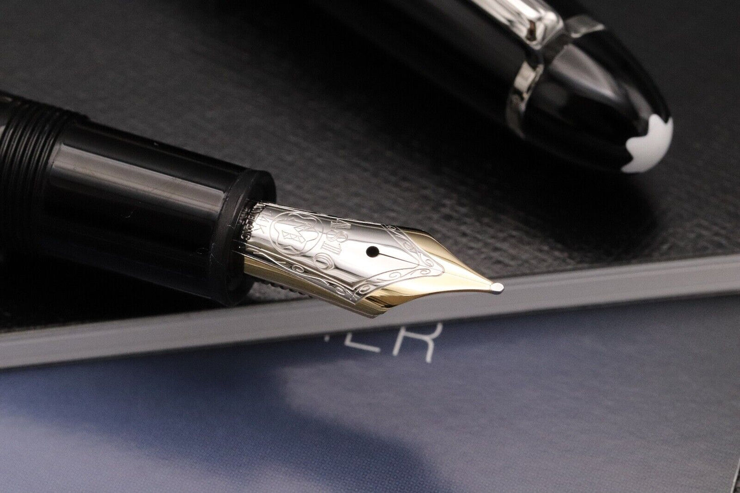 Montblanc Meisterstuck 146 LeGrand Platinum-Coated Fountain Pen image 2