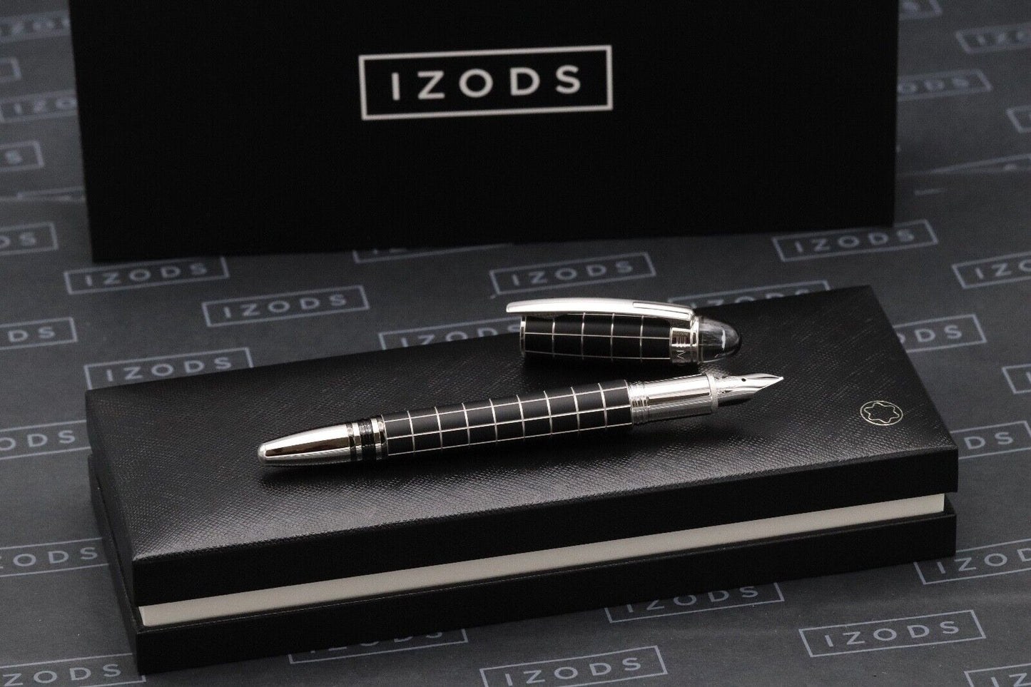 Montblanc Starwalker Rubber Platinum Fountain Pen - Serviced by MB Sept 2024 image 0