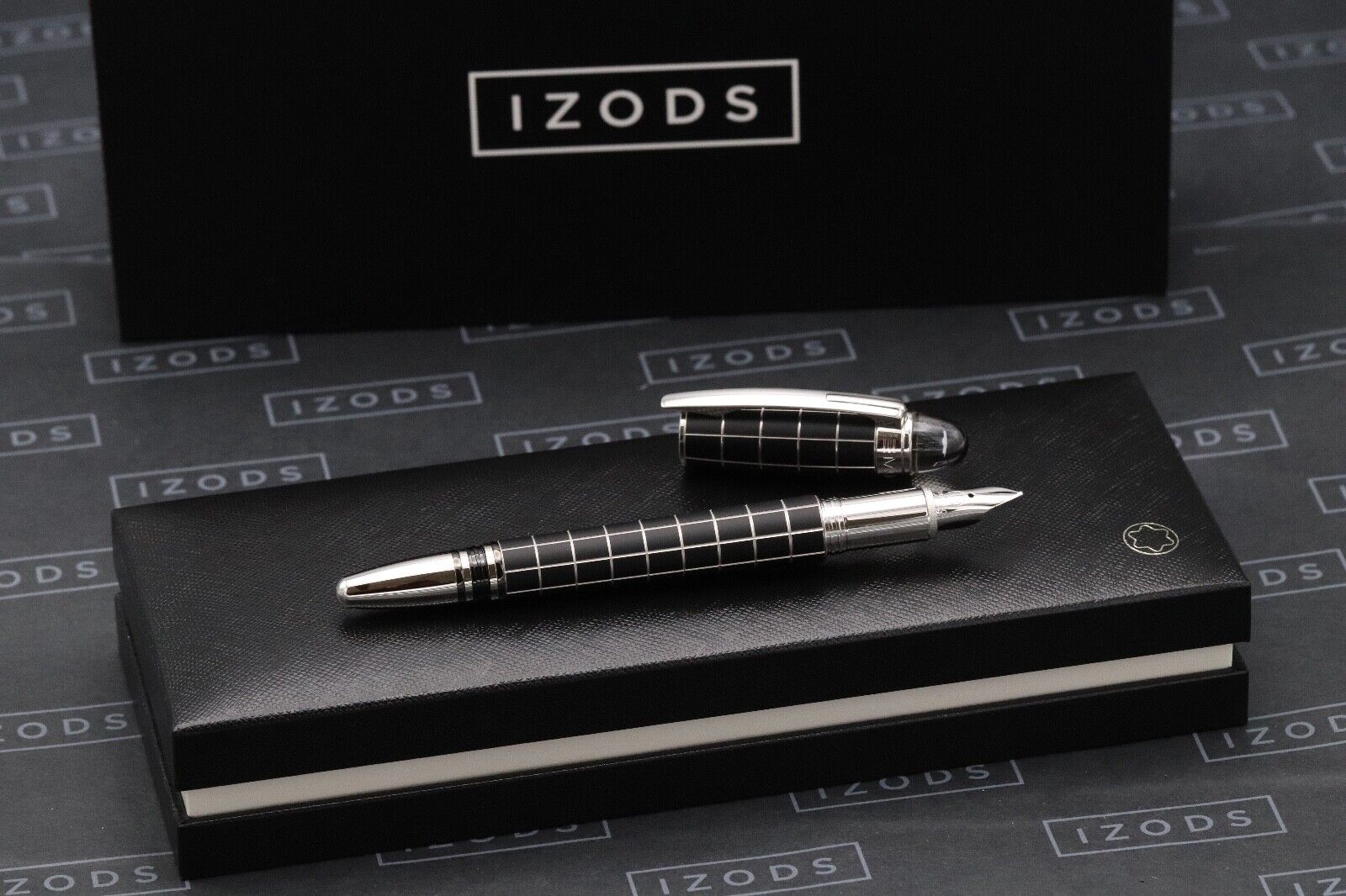 Montblanc Starwalker Rubber Platinum Fountain Pen - Serviced by MB Sept 2024 image 0