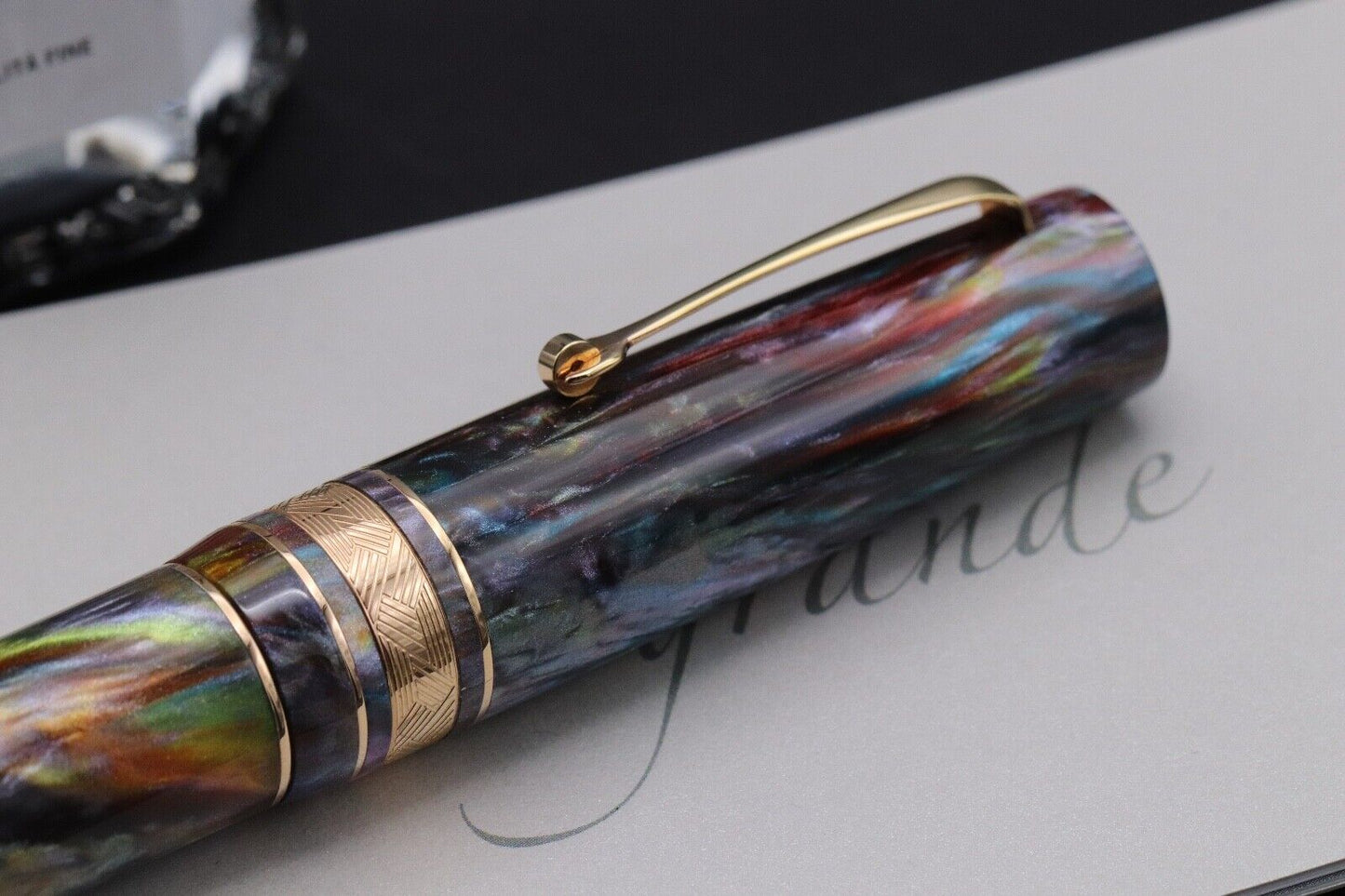 Leonardo Momento Zero Grande Red Gold Primary Manipulation 4 LE Fountain Pen image 4