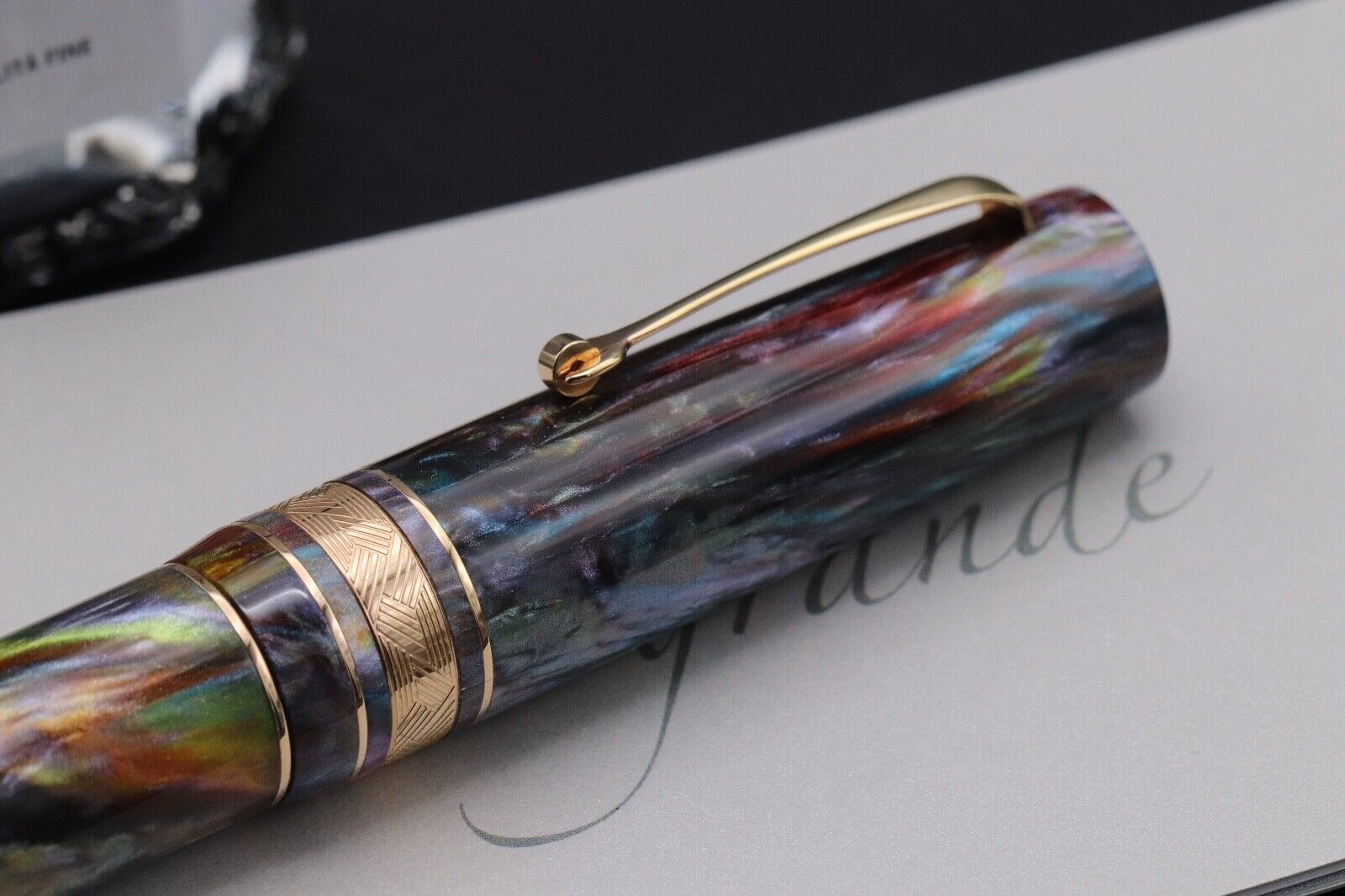 Leonardo Momento Zero Grande Red Gold Primary Manipulation 4 LE Fountain Pen image 4