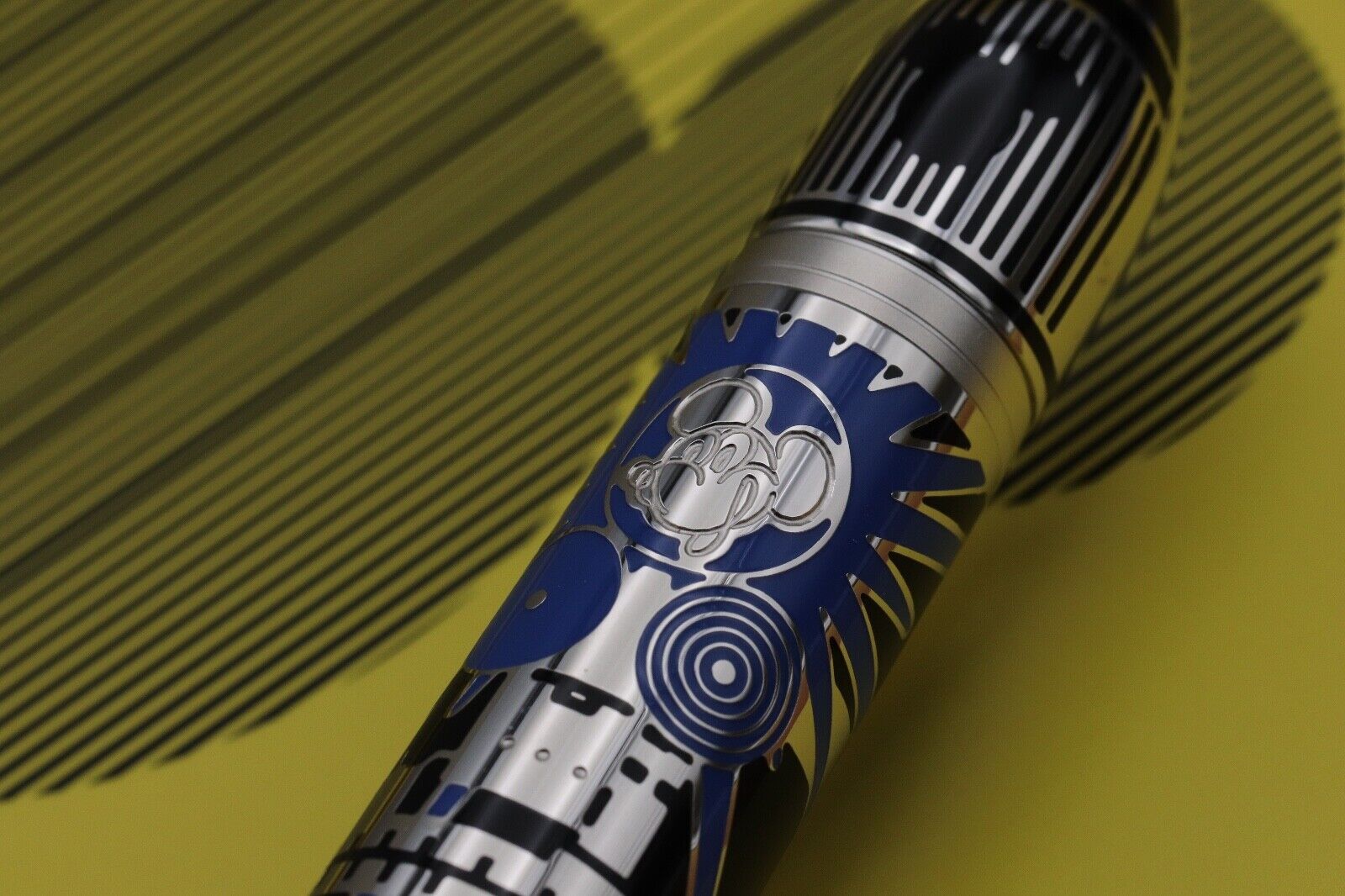 Montblanc Great Characters Walt Disney LE1901 Fountain Pen - UNUSED image 6