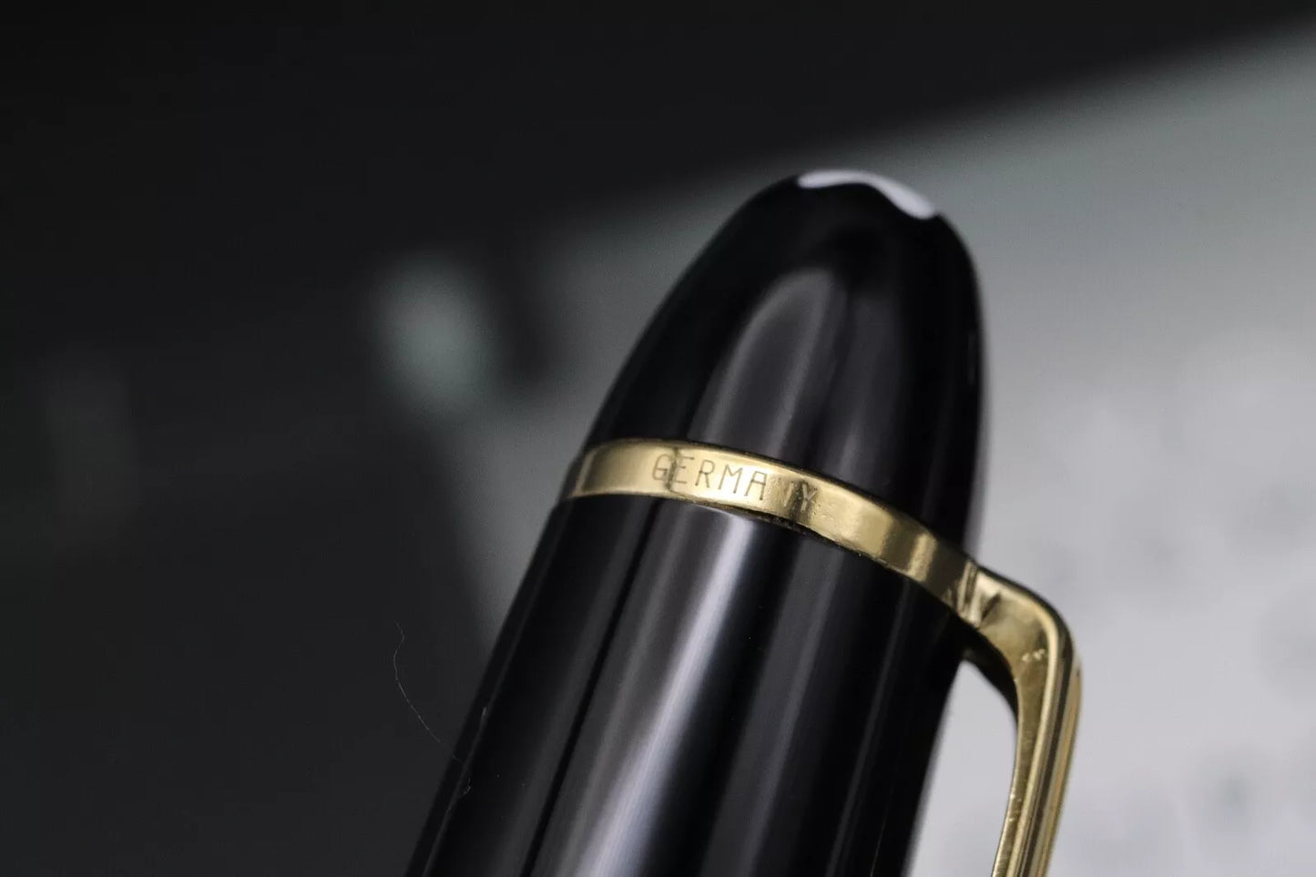 Montblanc Meisterstück 162 LeGrand Gold-Coated Rollerball Pen - UNUSED image 2