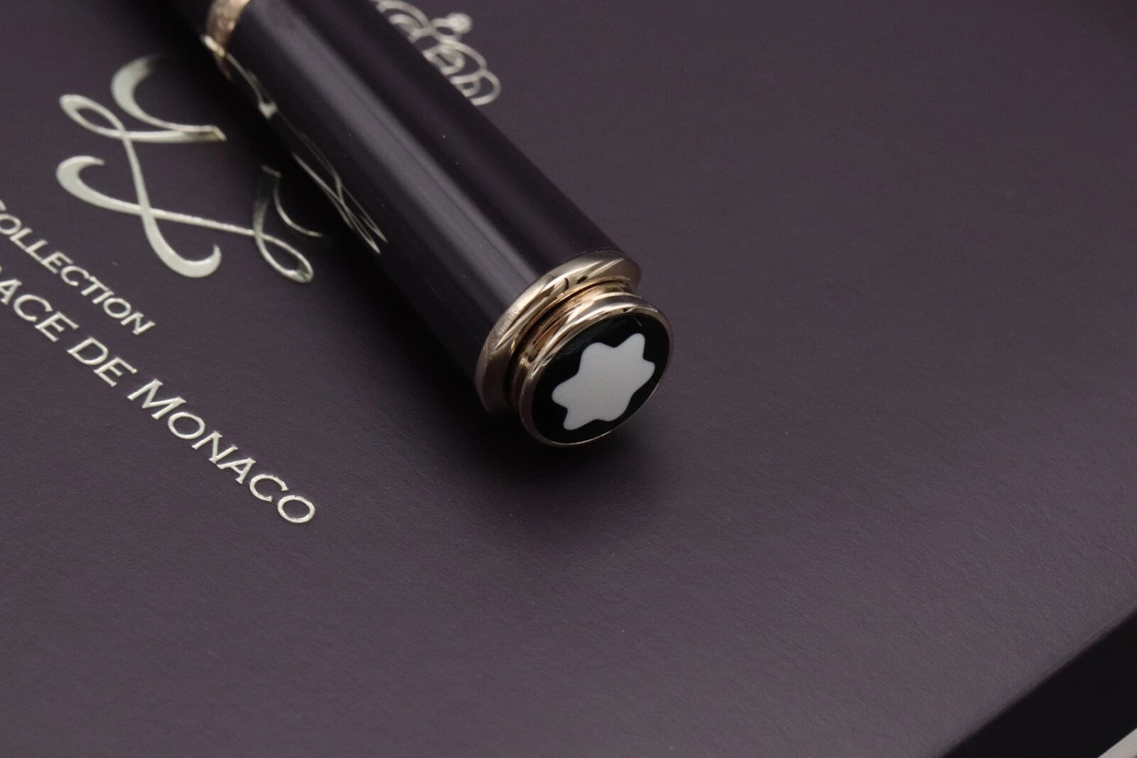 Montblanc Princesse Grace de Monaco Purple Fountain Pen - UNUSED image 8