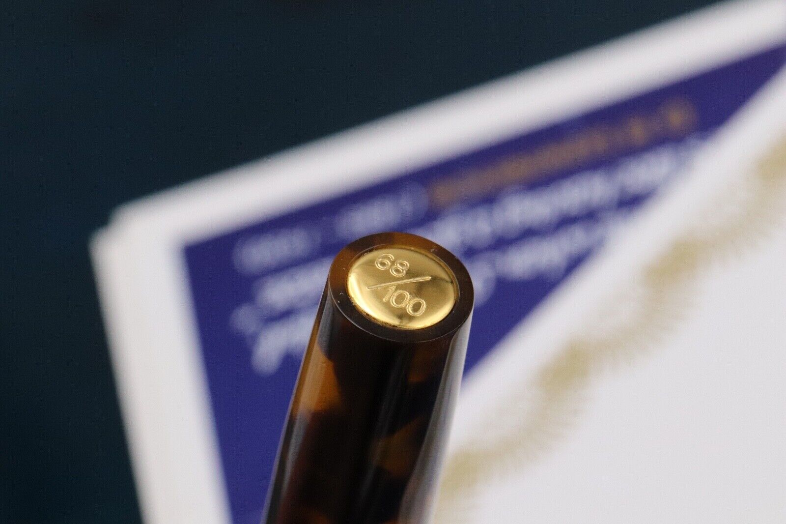 Onoto Magna Classic Tortoiseshell Fountain Pen - 18k Nib image 6