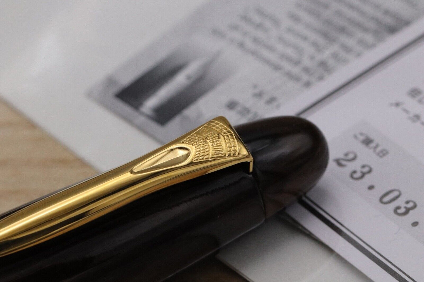 Platinum Izumo x Kingdom Kurokaki Wood Fountain Pen - UNUSED image 4