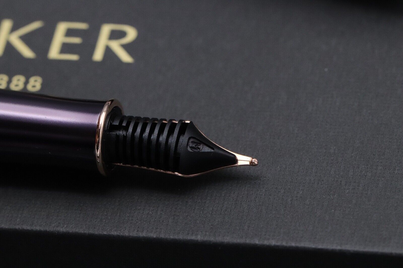 Parker Sonnet Contort Cisele Purple Special Edition Fountain Pen image 3