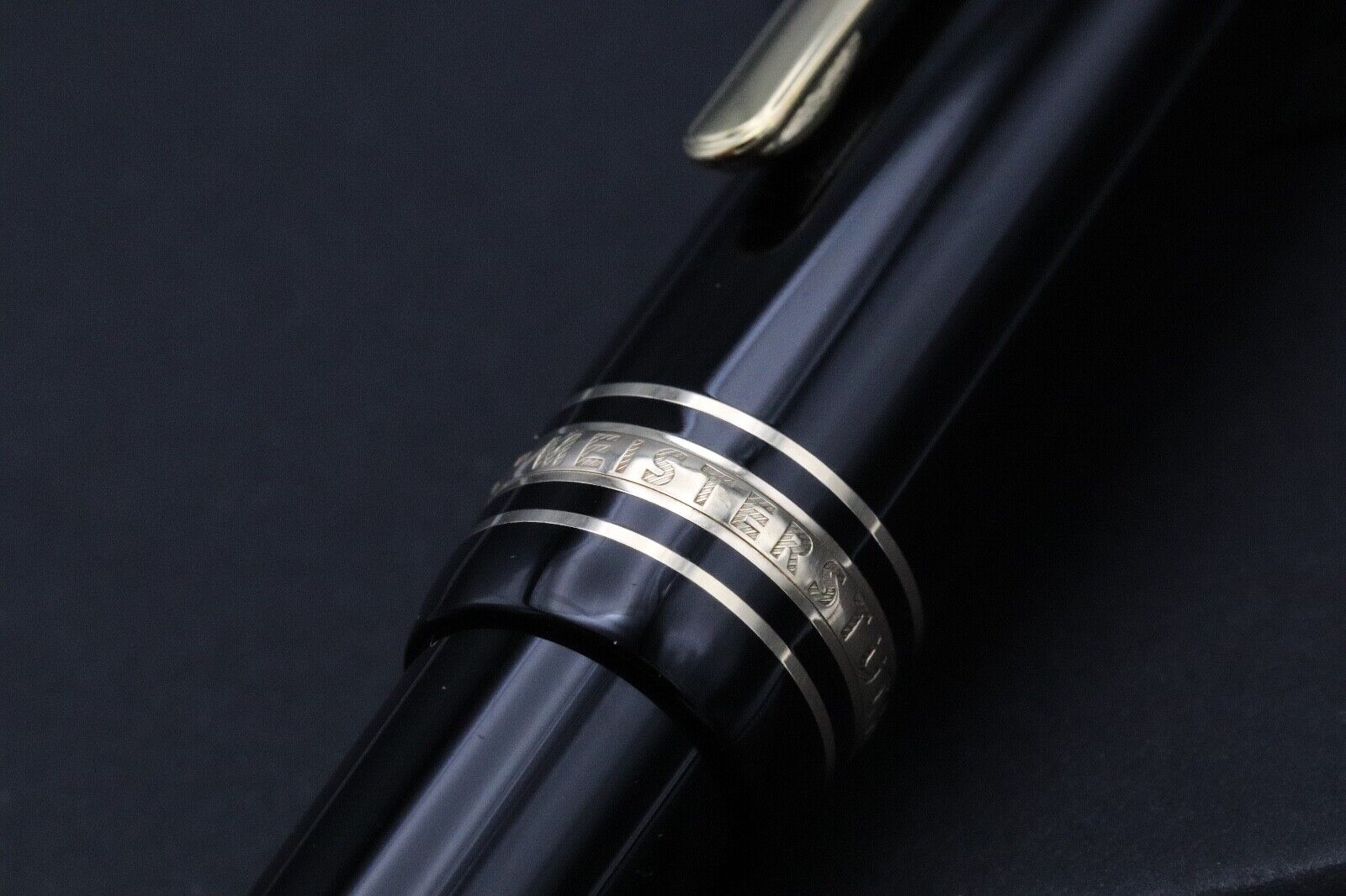Montblanc Meisterstück 161 LeGrand Gold-Coated Ballpoint Pen image 2