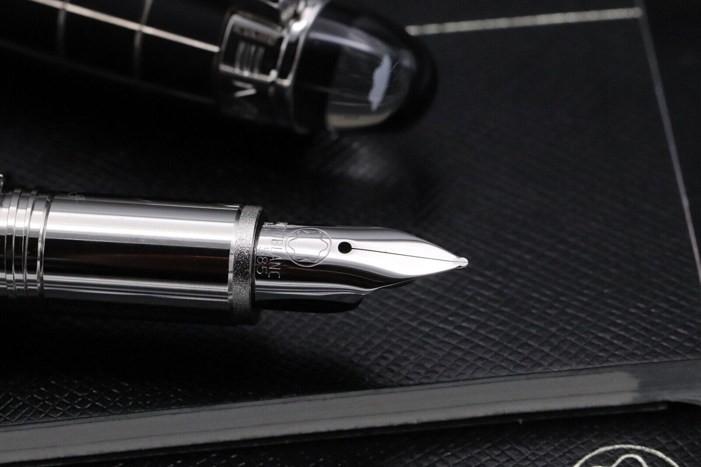 Montblanc Starwalker Rubber Platinum Fountain Pen - UNUSED image 2
