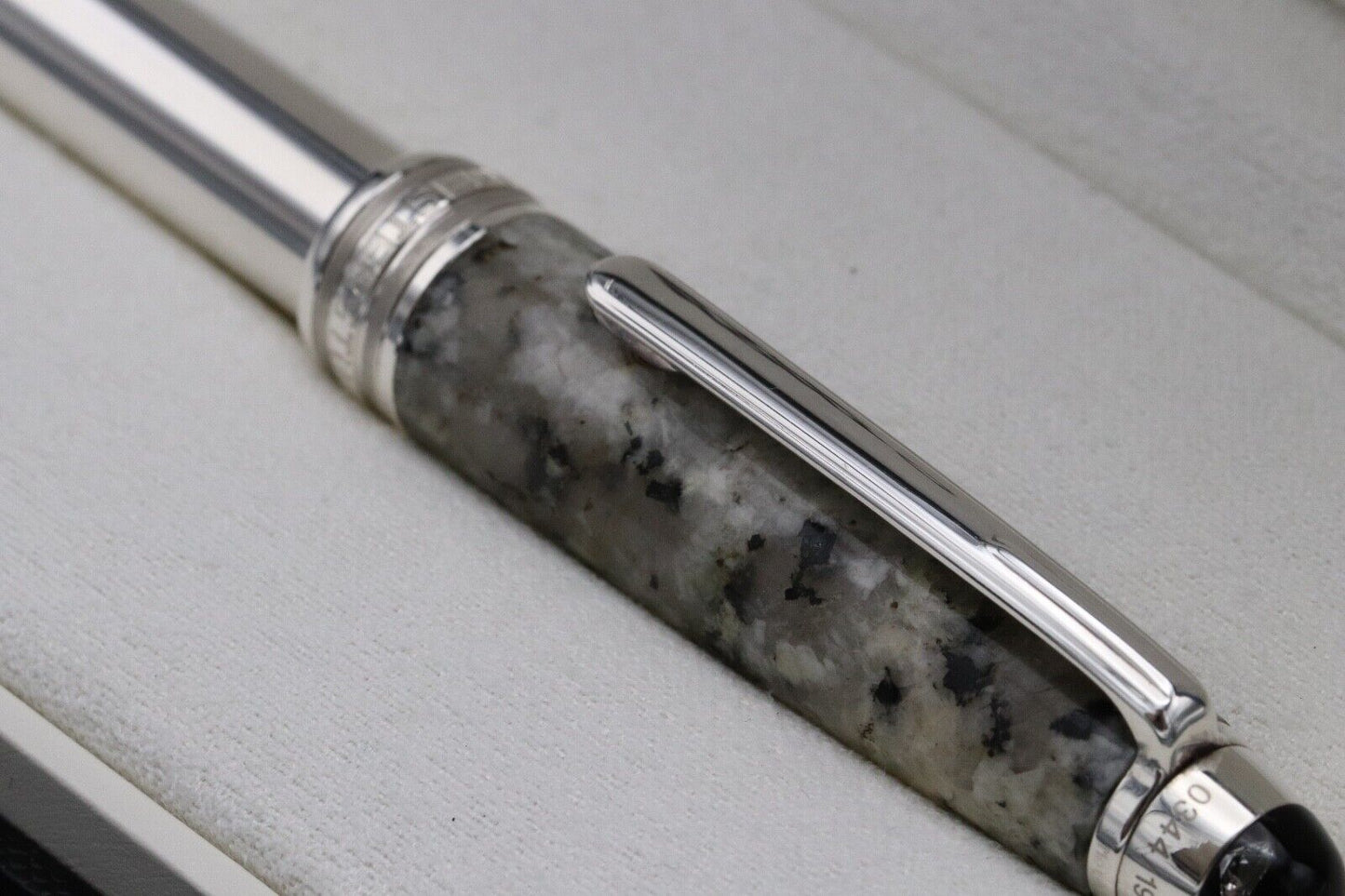 Montblanc Meisterstuck Granite Soulmakers Classique LE1906 Rollerball Pen image 4