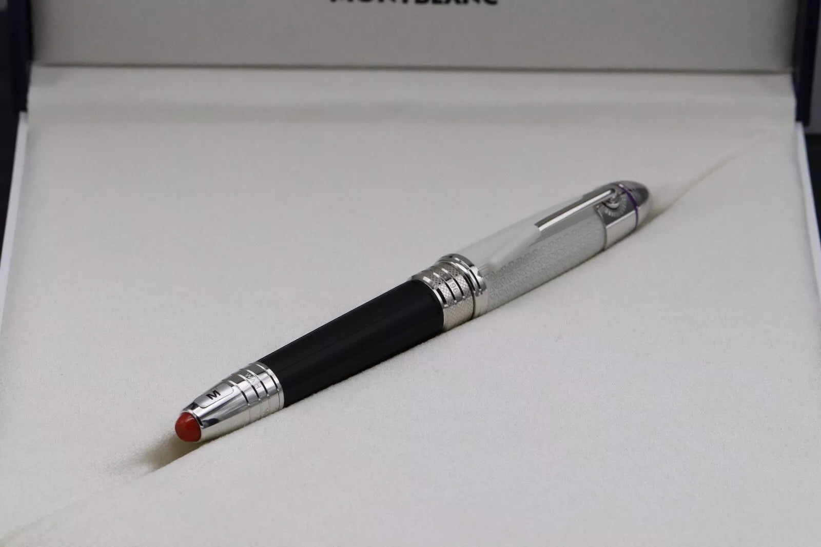 Montblanc Great Characters Jimi Hendrix Special Edition Fountain Pen image 10