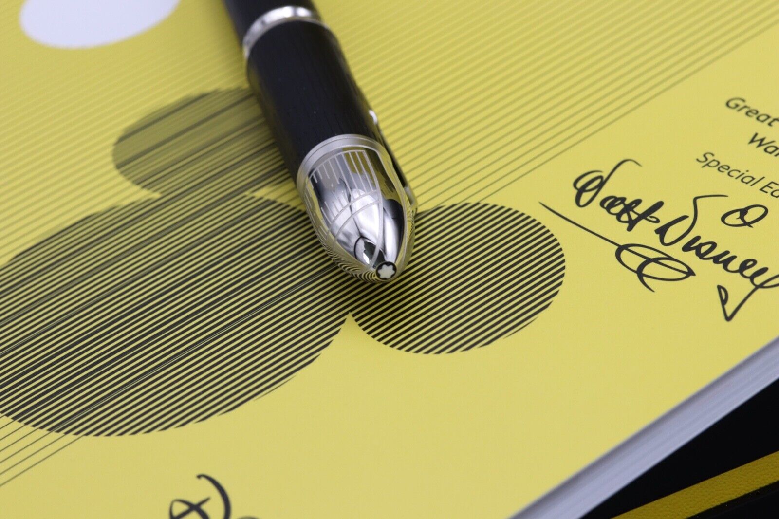 Montblanc Great Characters Walt Disney Special Edition Fountain Pen image 5