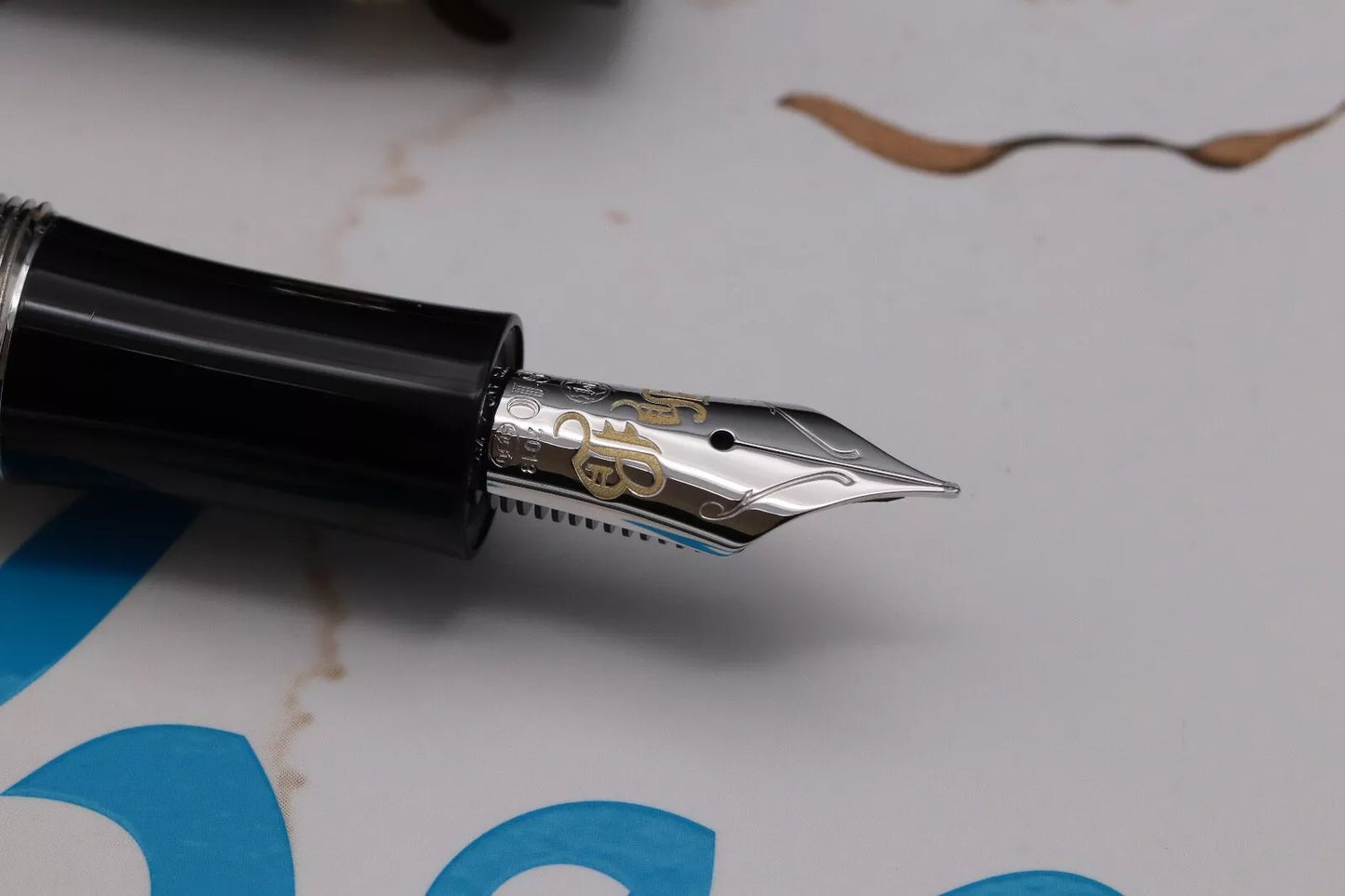 Montblanc Writers Edition Honore de Balzac Fountain Pen - EF Nib image 2