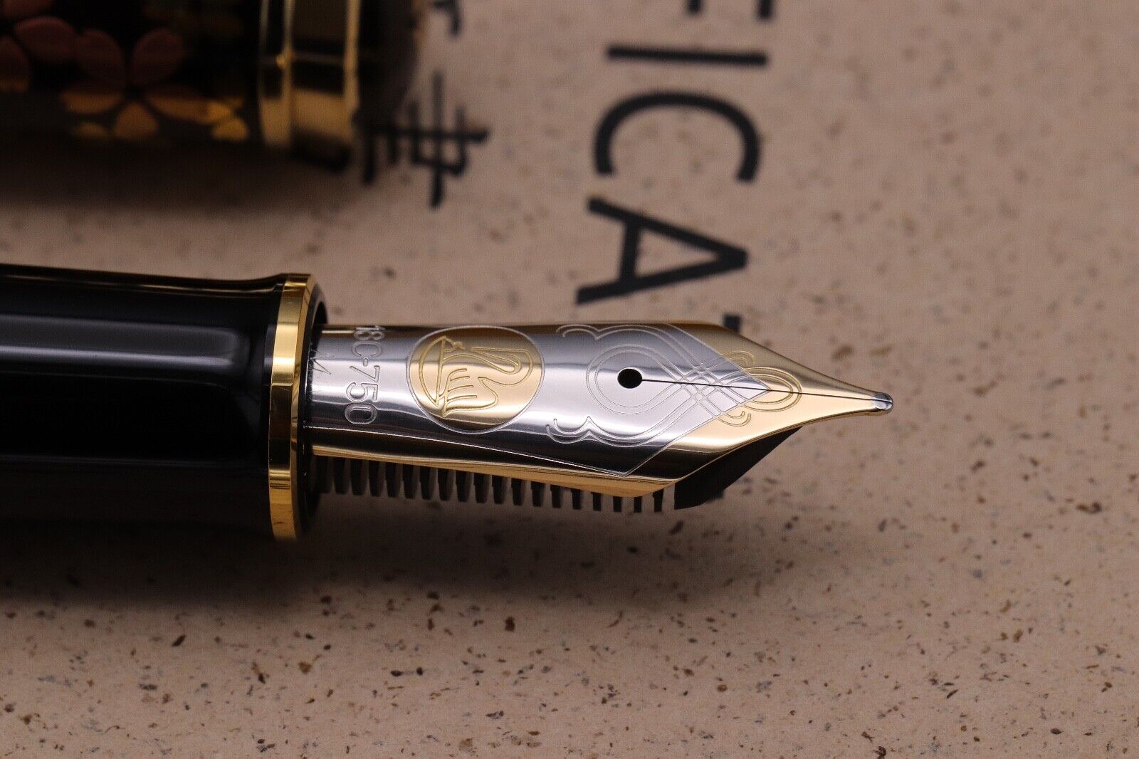 Pelikan M1000 Maiko in Kyoto Maki-e LE88 Fountain Pen - UNUSED image 2