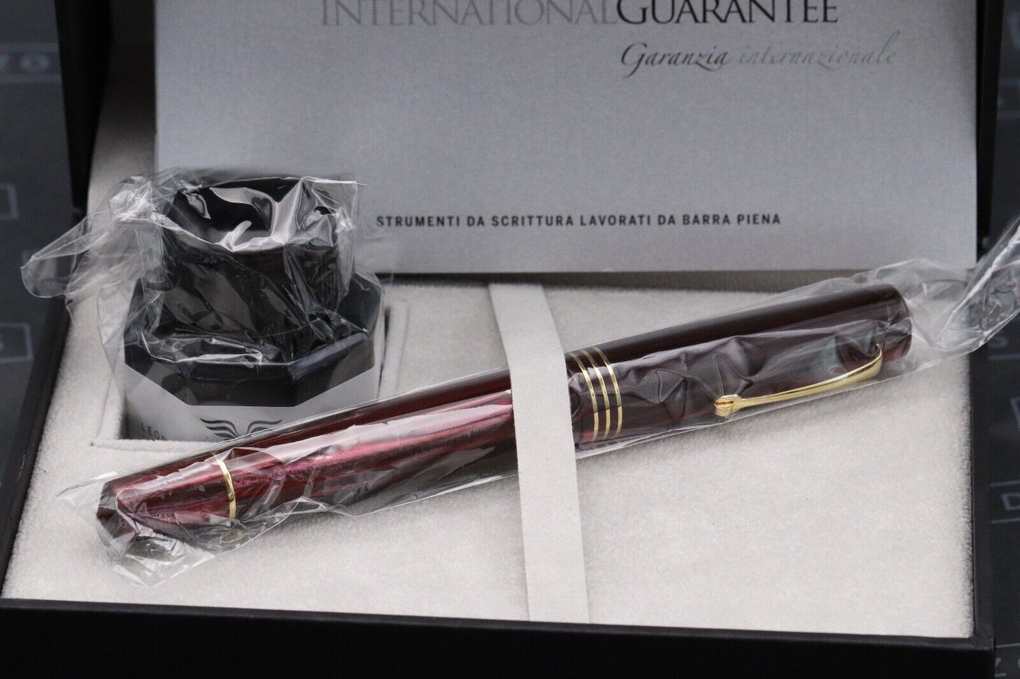 Leonardo MZ Grande Rubino Celluloid Fountain Pen - Medium #8 La Fenice Nib image 6