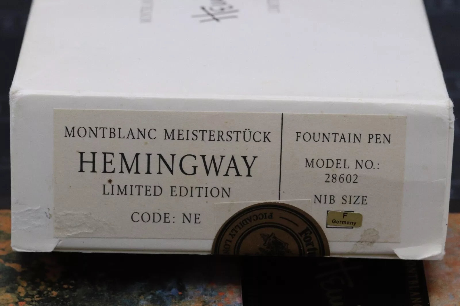 Montblanc Writers Edition Ernest Hemingway Fountain Pen - NEVER INKED - Fine Nib image 16